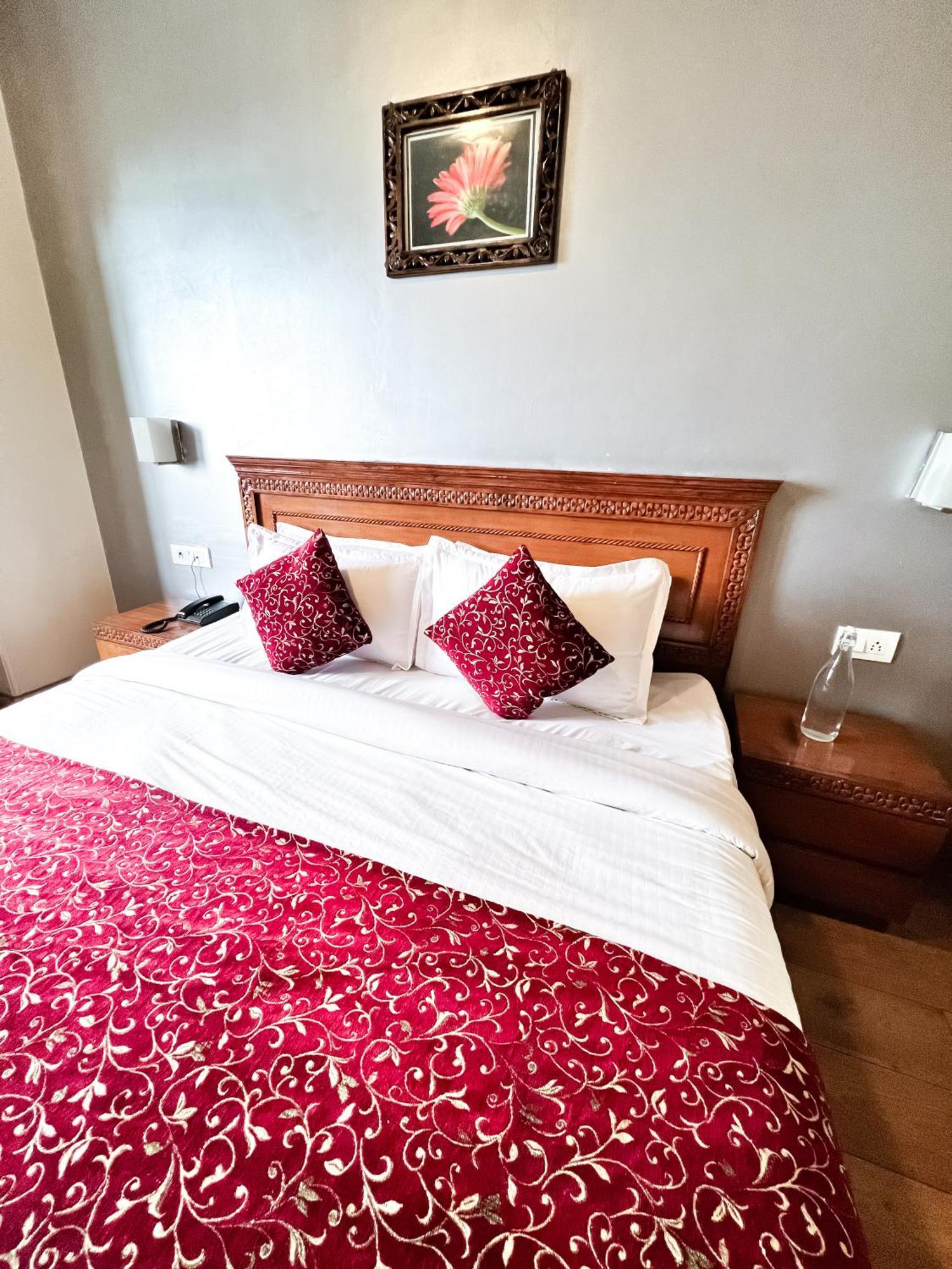 Wingait Inn - Hotel Near Mall Road Shimla Extérieur photo